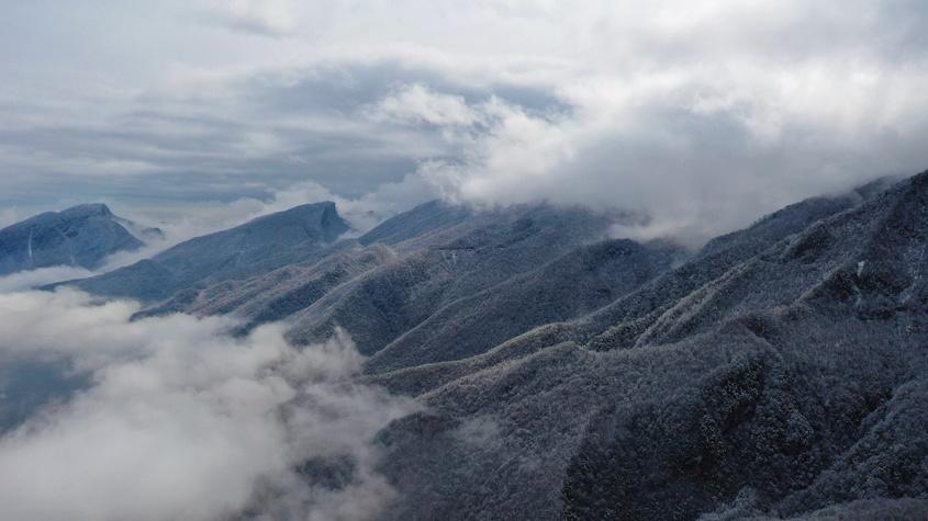 神农架雪山云海相辉映